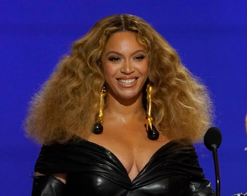 beyonces renaissance is no 1 at the box office with 21 million debut