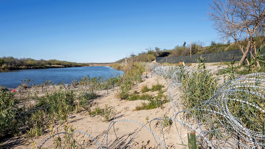 Texas border, razor wire