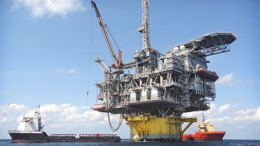 Oil rig on the Gulf of Mexico