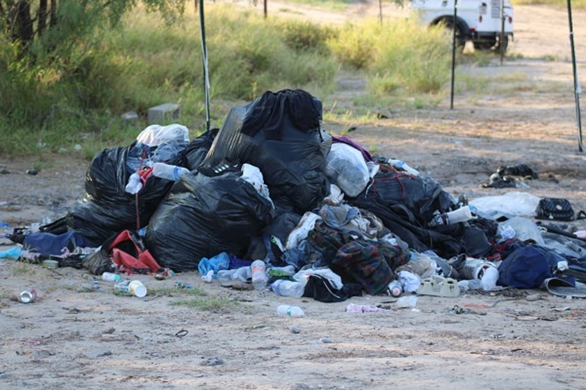 biden admin says border is closed migrant releases in texas continue