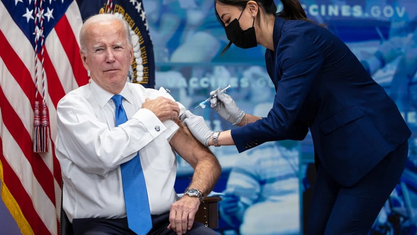 biden administration will encourage americans to get new covid 19 vaccine kjp says