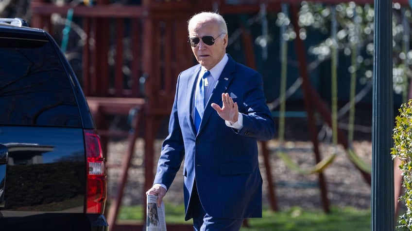 Biden South Lawn