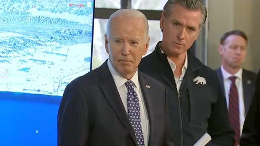 Biden stands next to Gov. Gavin Newsom