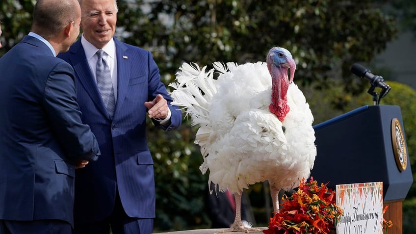 biden cracks age joke on 81st birthday then confuses taylor swift beyonce