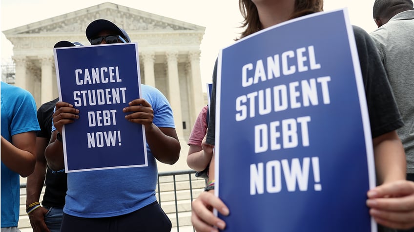 biden failing pretty epically on student loan debt messaging could be election liability in 2024 report