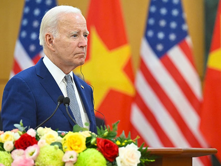 biden holds bizarre rambling press conference in vietnam