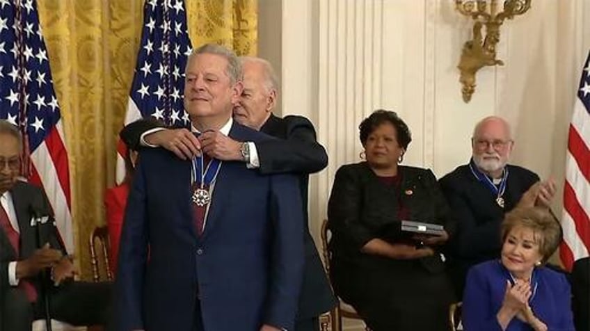 biden spends all afternoon awarding medals to other democrats