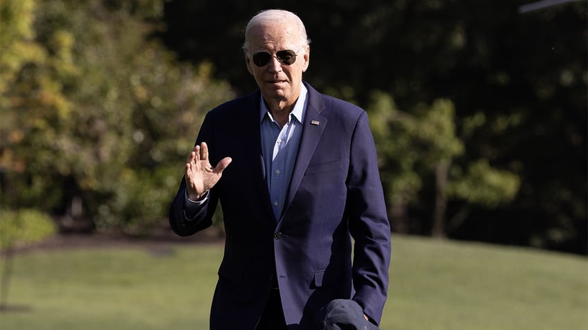 biden staff abruptly end press conference while biden is answering questions