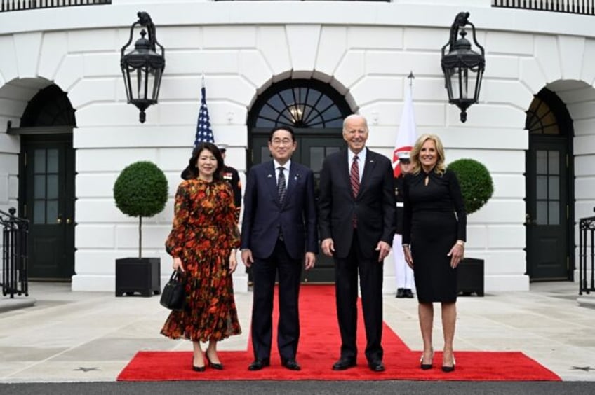 US President Joe Biden and First Lady Jill Biden welcome Japan's Prime Minister Fumio Kish