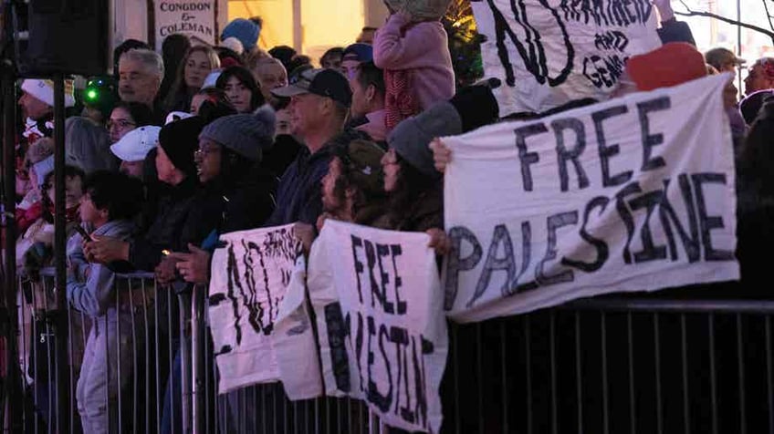 biden tries to hide away in nantucket but cant escape pro palestinian protesters