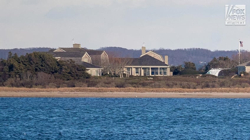 biden tries to hide away in nantucket but cant escape pro palestinian protesters