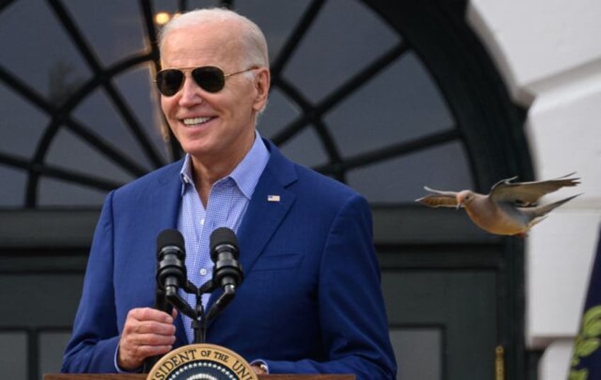 biden visits shipyard to put wind in re election sails