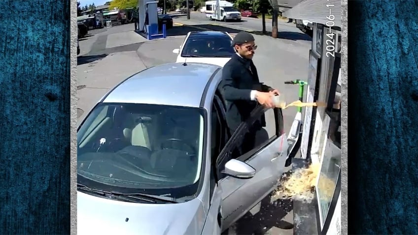 Customer throws coffee on barista in WA