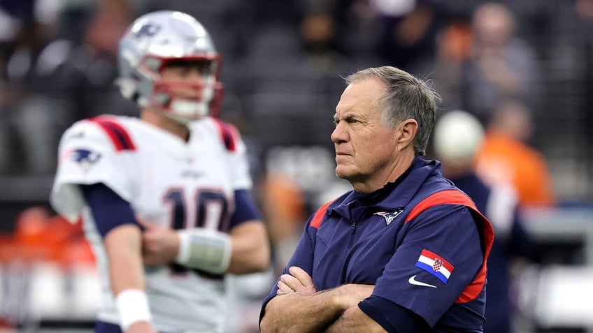 bill belichick absolves mac jones despite benching him for second straight game certainly wasnt all on him