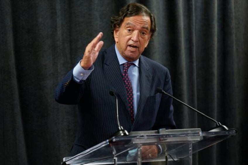 bill richardson is mourned in new mexico after globe trotting career lies in state at capitol