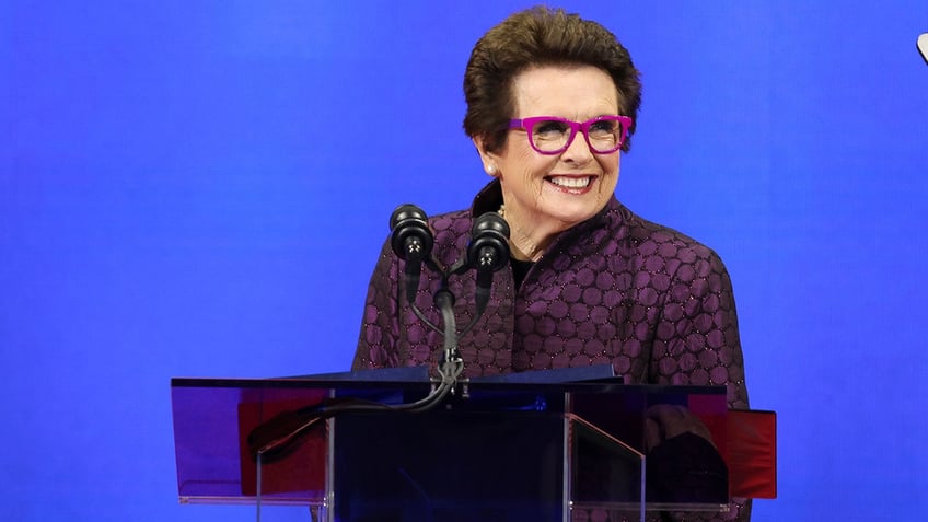 billie jean king celebrates 50th anniversary of us open offering equal prize money to female male competitors