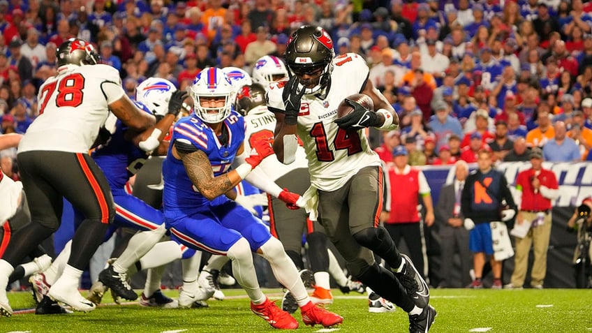 bills bounce back with win over buccaneers behind stellar offensive performance