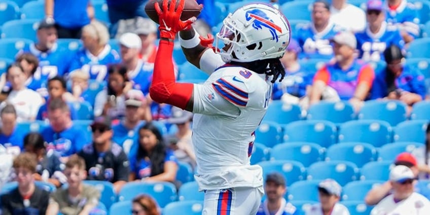 bills damar hamlin plays in first game since cardiac arrest