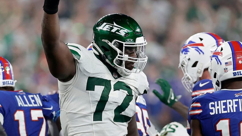 bills dion dawkins rips jets following tunnel skirmish very disrespectful players