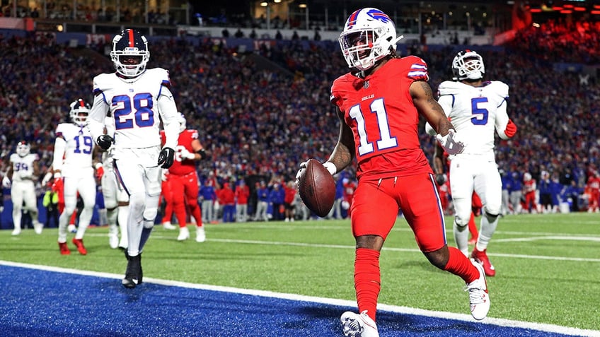 bills hold off giants at 1 yard line to win in thrilling fashion at home