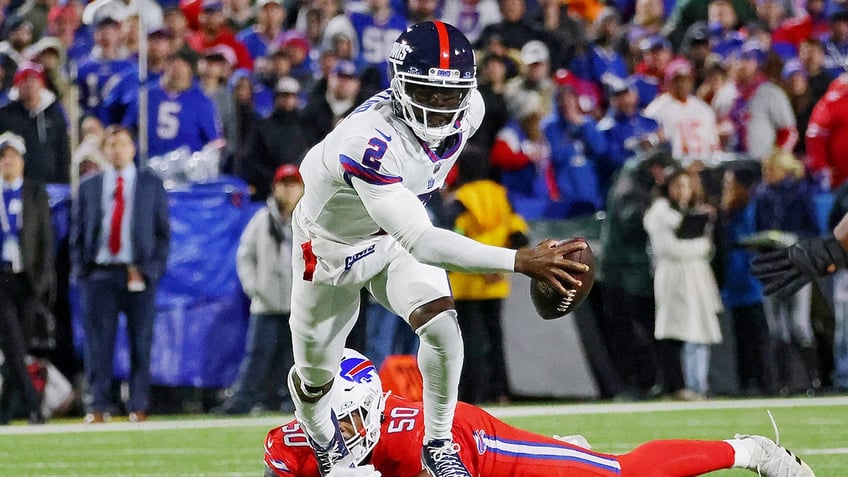 bills hold off giants at 1 yard line to win in thrilling fashion at home