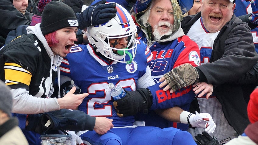 bills nyheim hines suffered potential season ending injury in freak jet ski accident report