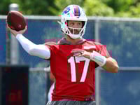 Bills quarterback Josh Allen shows off new ring following marriage to actor Hailee Steinfeld