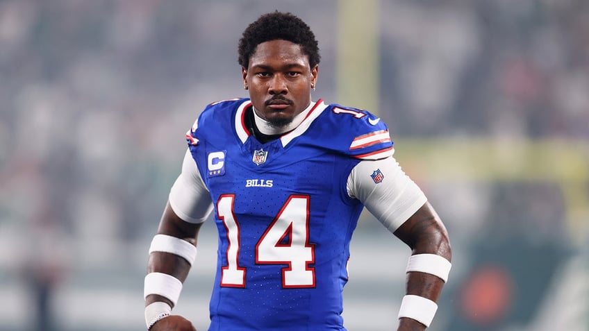 bills stefon diggs breaks silence on reporters jab caught on hot mic insulting to my character