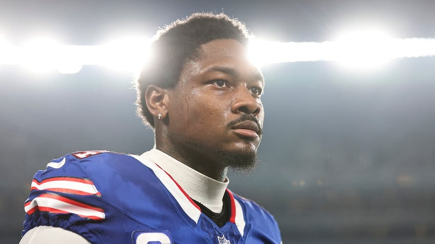 bills stefon diggs breaks silence on reporters jab caught on hot mic insulting to my character