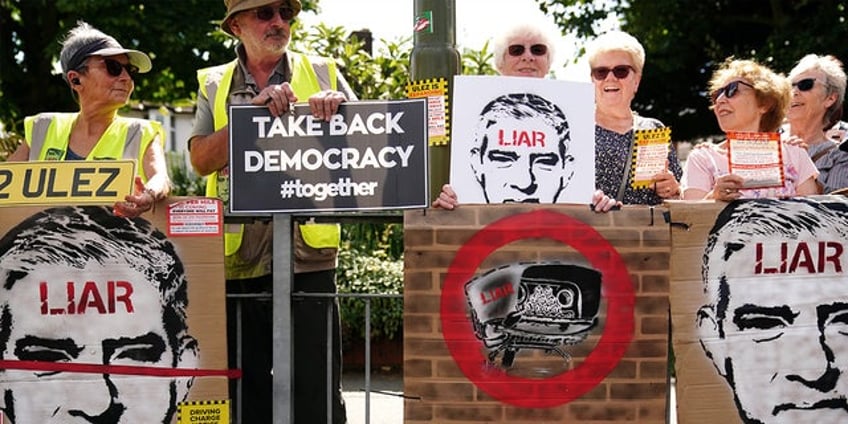 blade runners take action after london installs cameras to track fine drivers in the name of climate