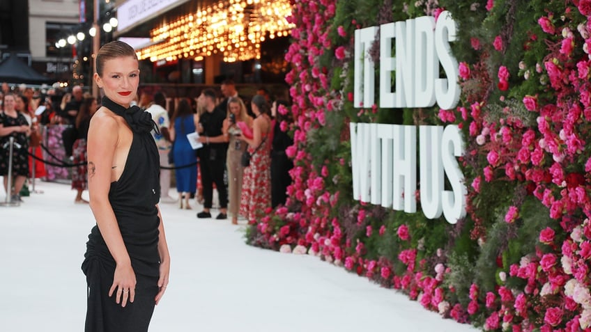 Isabela Ferrer posing on the red carpet