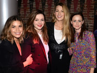 Blake Lively's 'Sisterhood of the Traveling Pants' co-stars stand 'in solidarity' with her amid messy lawsuit