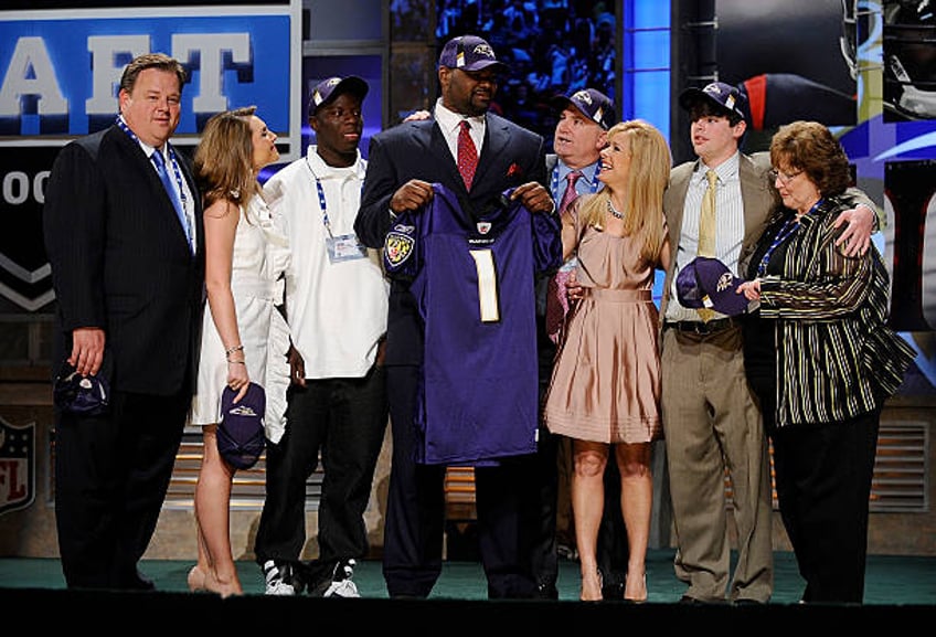 blind side tuohy family accuses michael oher of 15 million shakedown before lawsuit