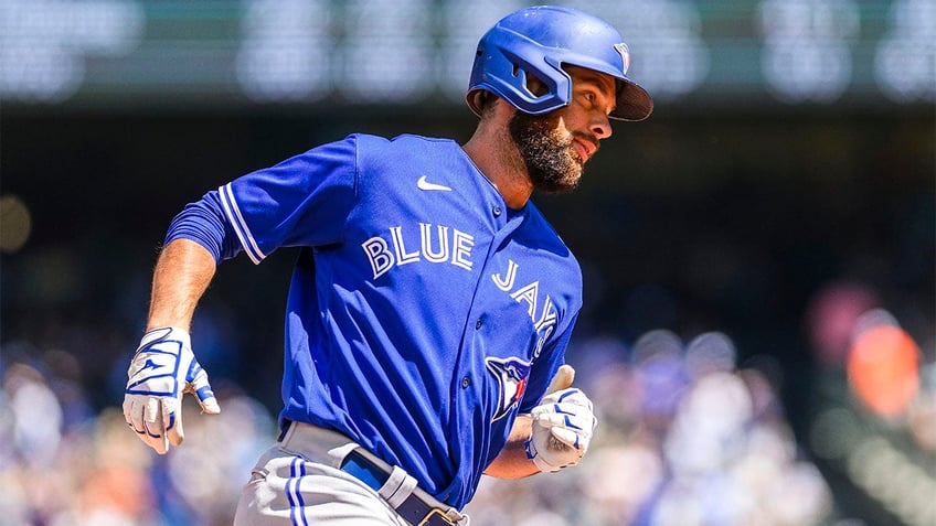 blue jays hang on to beat mariners as closer jordan romano escapes ninth inning jam