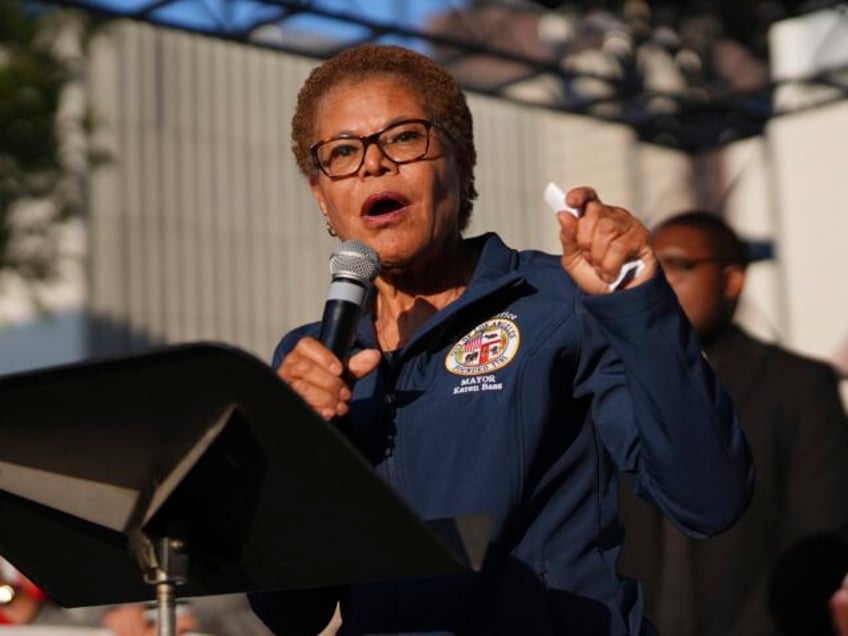 Karen Bass anti-ICE (Associated Press)
