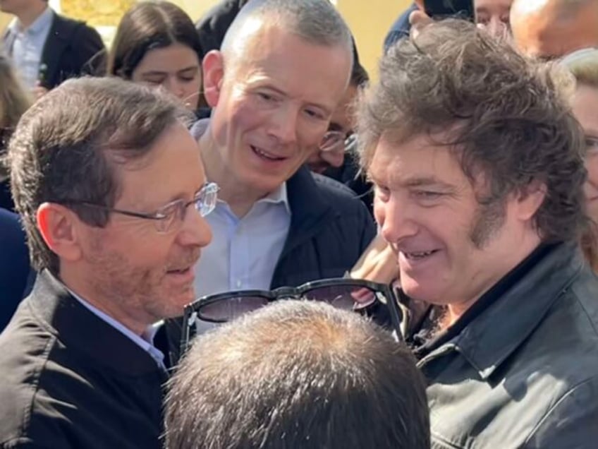 Isaac Herzog and Javier Milei at Kibbutz Nir Oz 3