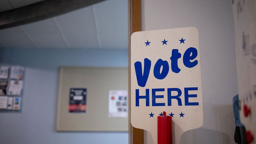 Voting sign midterms