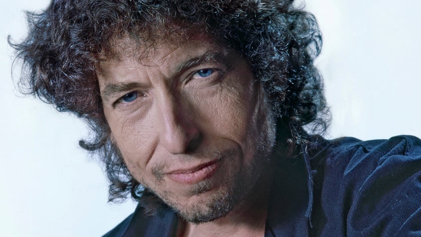 bob dylans faith in christianity survived backlash from fans who missed the old dylan author