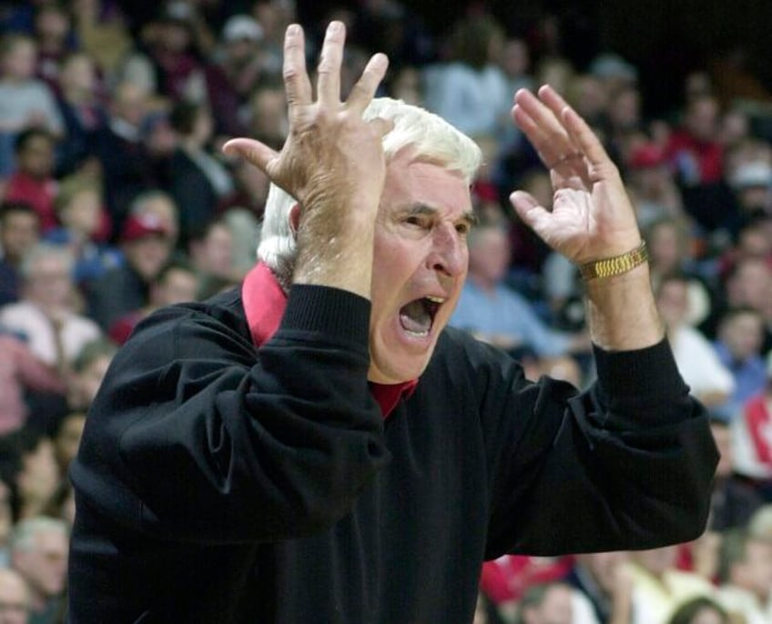 bob knight indianas combustible coaching giant dies at age 83