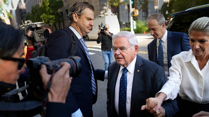 bob menendez wife nadine plead not guilty on federal corruption charges