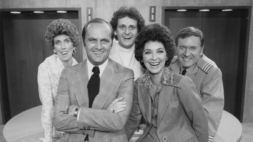 Marcia Wallace as Carol Kester, Bob Newhart as Bob Hartley, Peter Bonerz as dentist Jerry Robinson, Suzanne Pleshette as Emily Hartley and Bill Daily as Howard Borden on The Bob Newhart Show