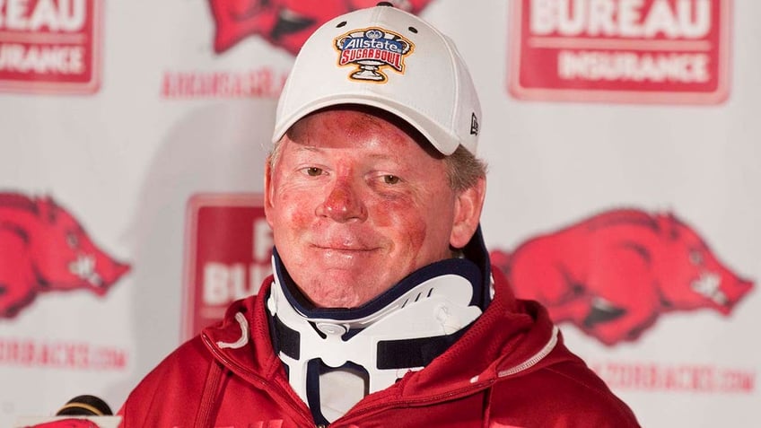 bobby petrino set to return to arkansas as offensive coordinator years after scandal report