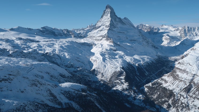 body found near switzerlands matterhorn identified as german hiker missing since 1986