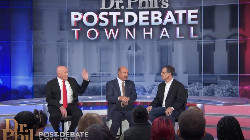 Body language experts discuss the debate