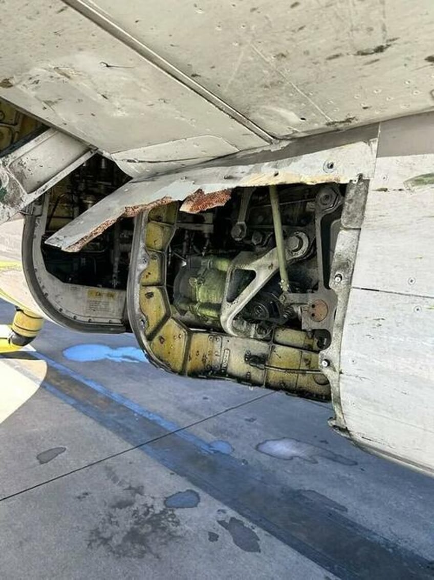 boeing 737 with 139 passengers loses external panel mid air