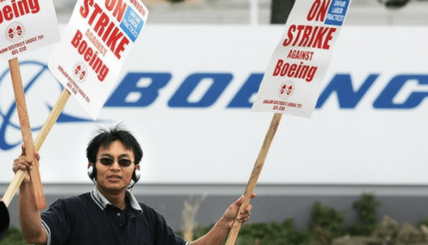 boeing union fight hits turbulence files unfair labor practice