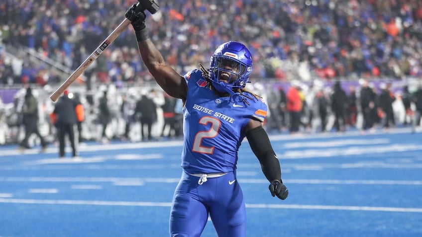 Ashton Jeanty #2 of the Boise State Broncos fires up the crowd prior to the start of the Mountain West Championship between the Boise State Broncos and the UNLV Rebels at Albertsons Stadium on December 06, 2024 in Boise, Idaho. 