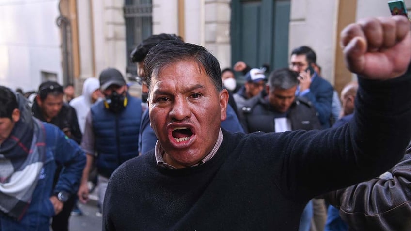 Bolivian supporters of president