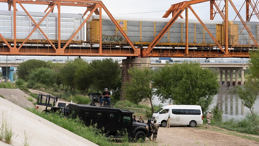 border patrol clocking 1000 known gotaways per day over 23k people in october cbp sources say