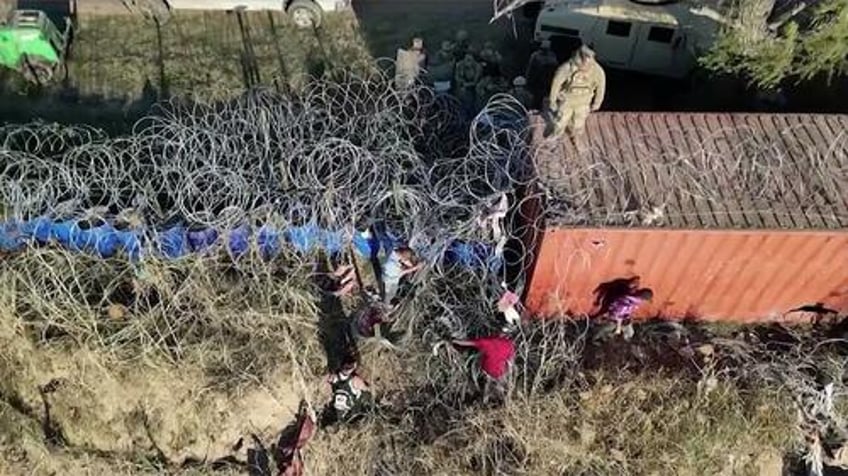 border patrol says agents will not remove texas razor wire barriers